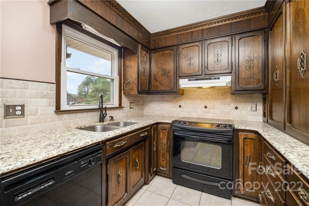 1814 Country Club Road Lincolnton, NC 28092 - Photo 13 of 30 Gallery Image 13