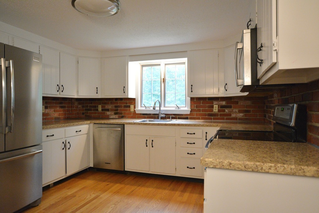 43 Cooke Road Plymouth, MA 02360 - Photo 6 of 20 Gallery Image 6