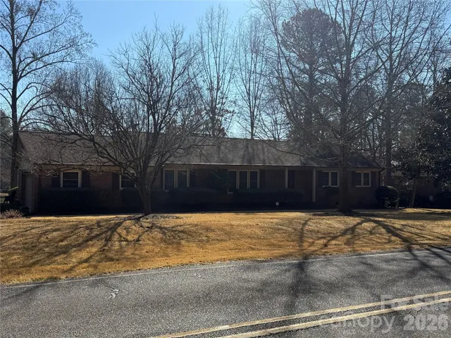$325,000 | 1429 Westmoreland Drive, Lancaster, SC 29720