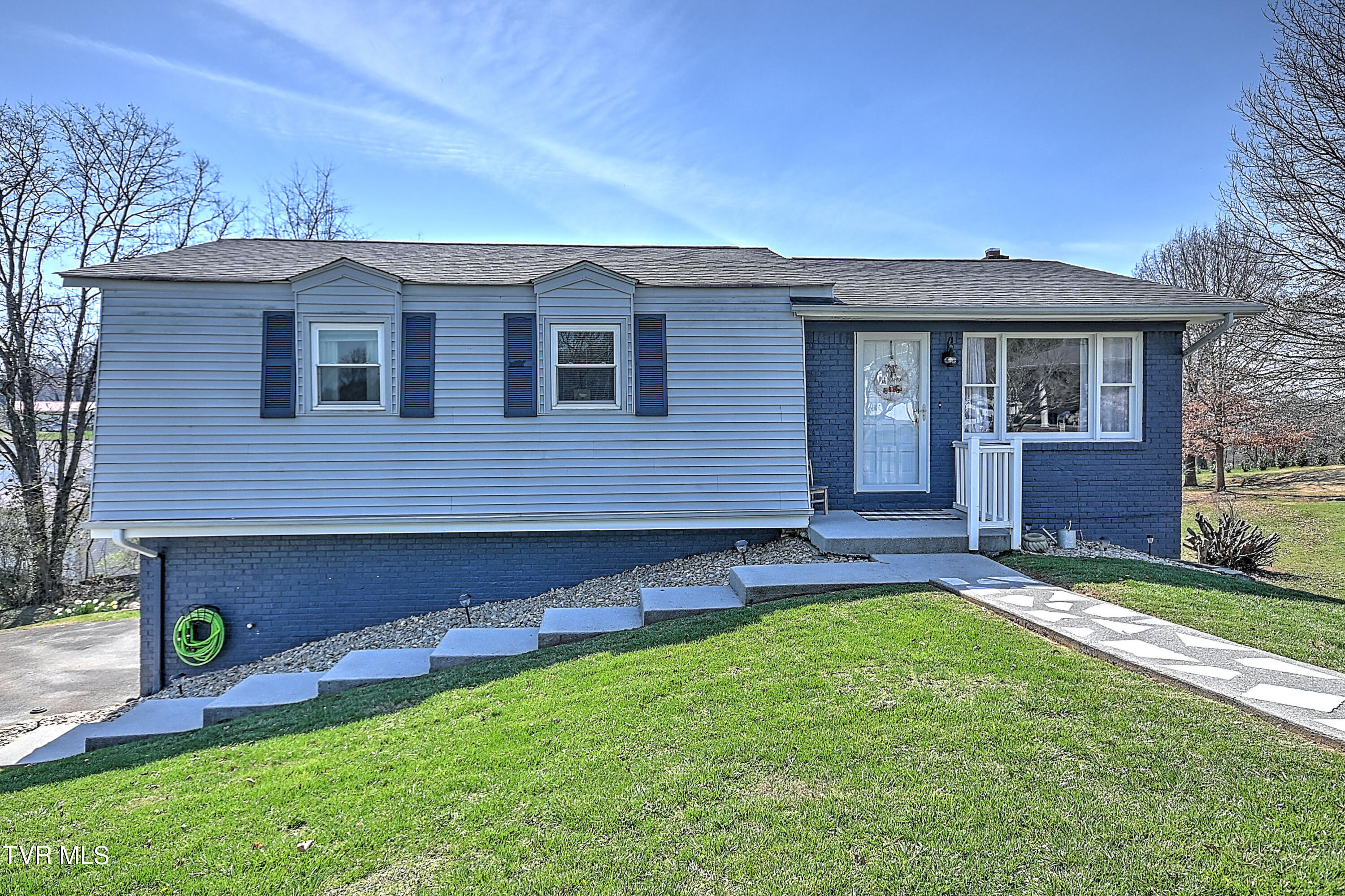 107 Raintree Circle Bristol, VA 24201 - Photo 1 of 52 Raintree GDAWG-2