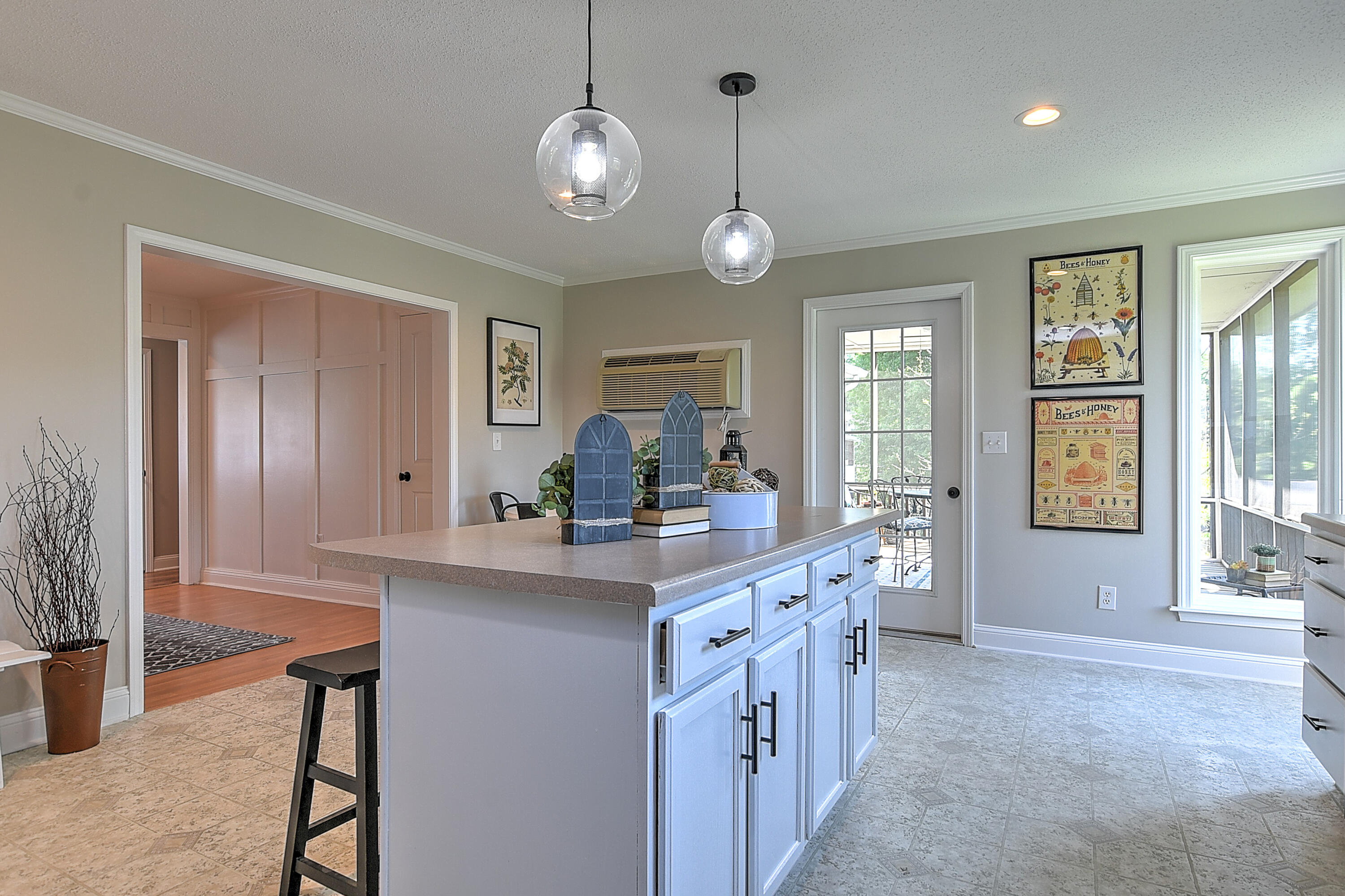 107 Raintree Circle Bristol, VA 24201 - Photo 19 of 52 107 Raintree-27