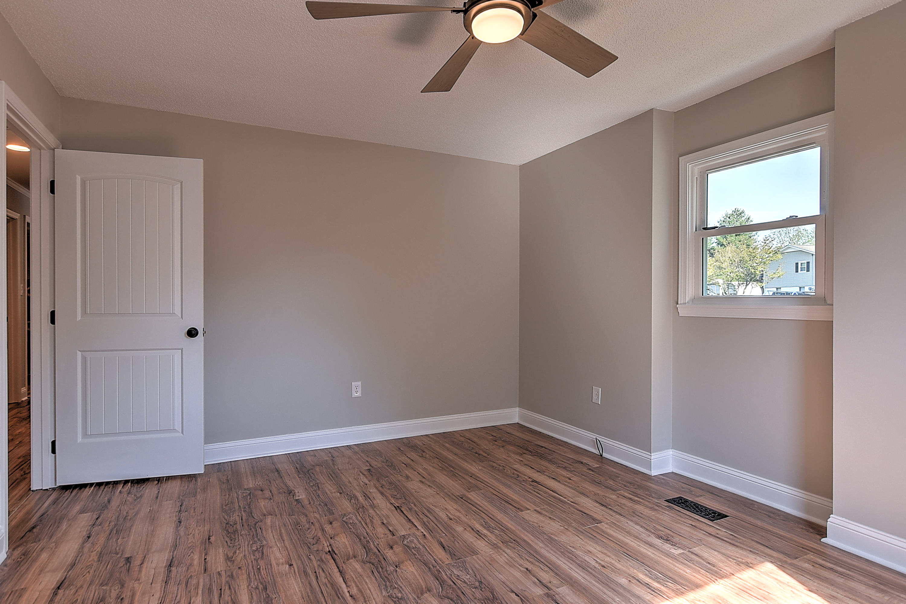 107 Raintree Circle Bristol, VA 24201 - Photo 26 of 52 107 Raintree-15