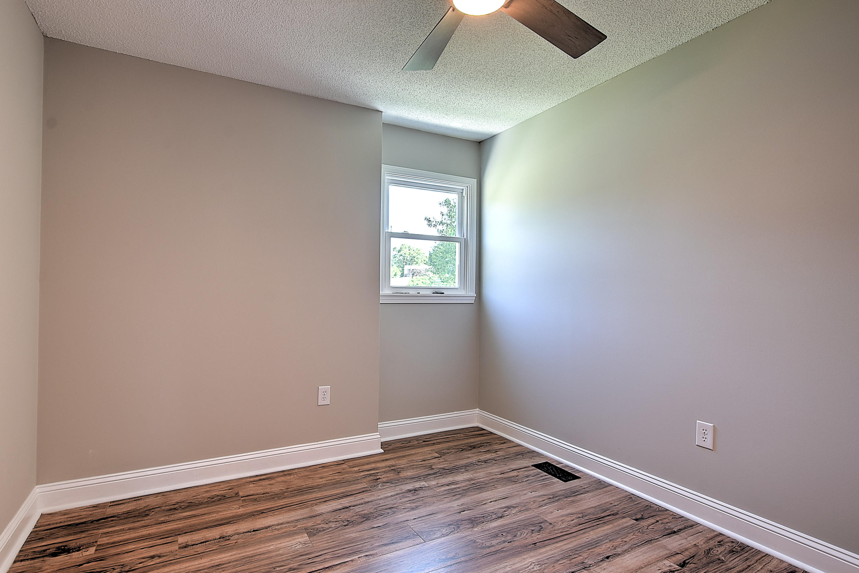 107 Raintree Circle Bristol, VA 24201 - Photo 29 of 52 107 Raintree-9
