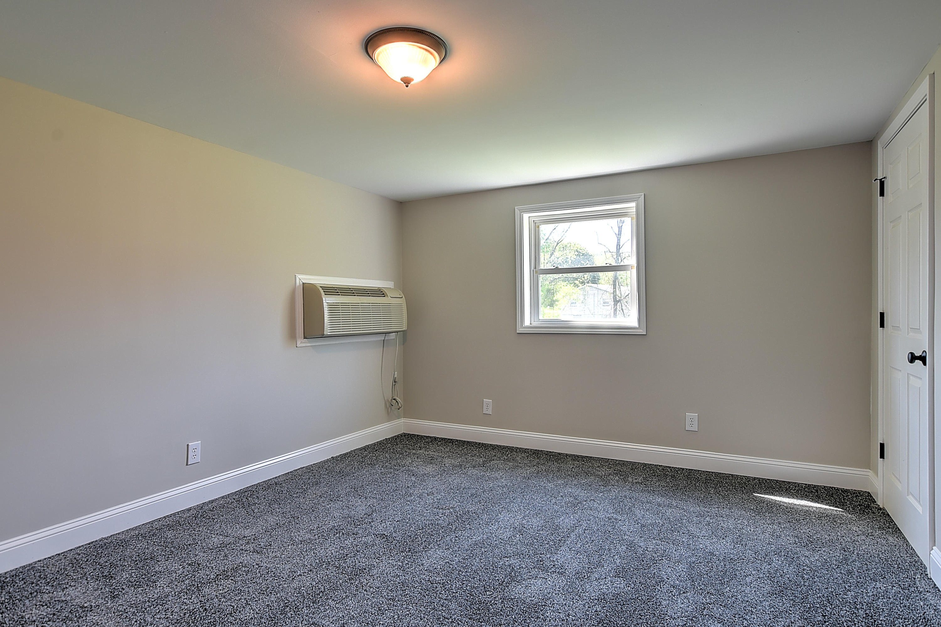 107 Raintree Circle Bristol, VA 24201 - Photo 39 of 52 107 Raintree-38