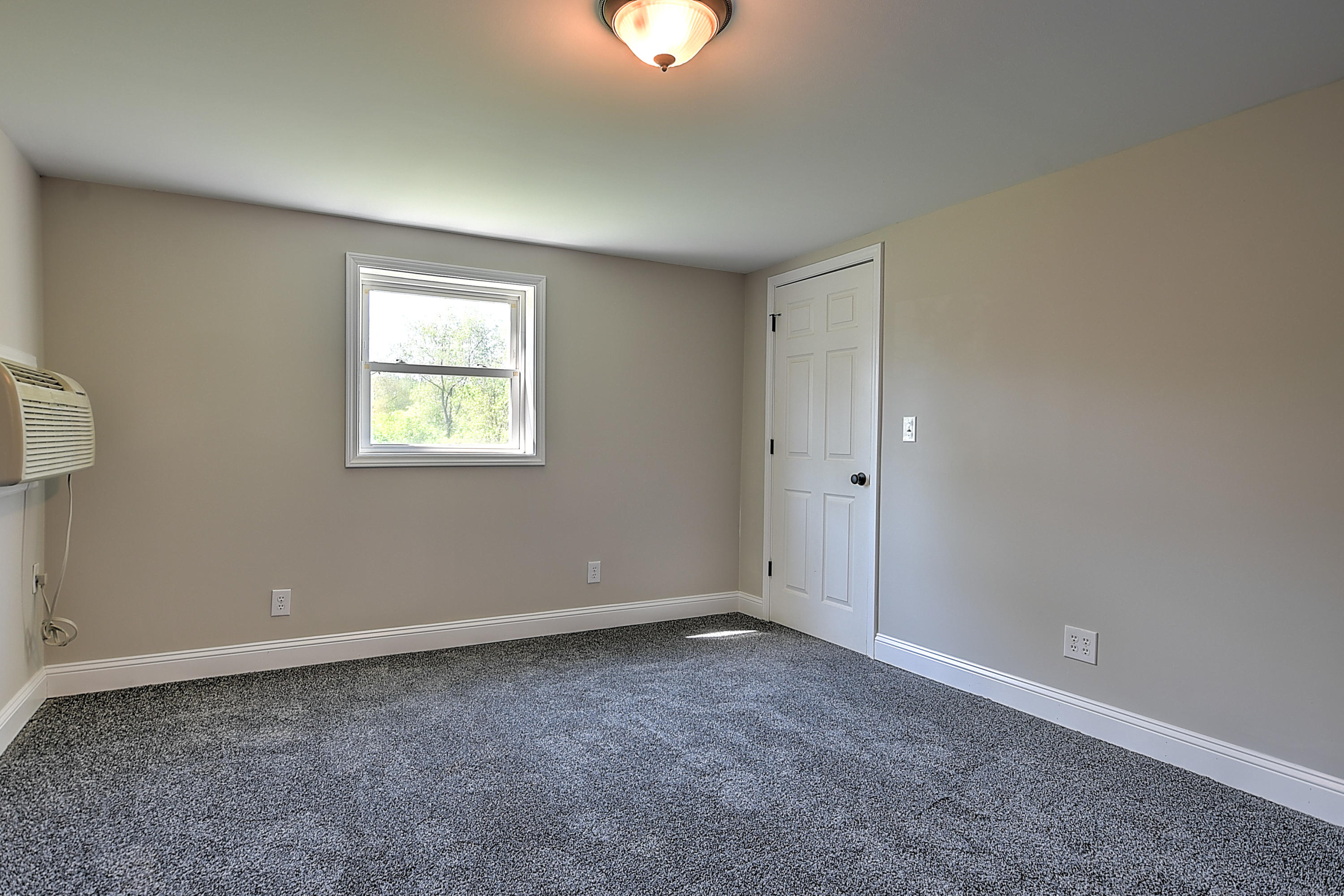 107 Raintree Circle Bristol, VA 24201 - Photo 40 of 52 107 Raintree-39