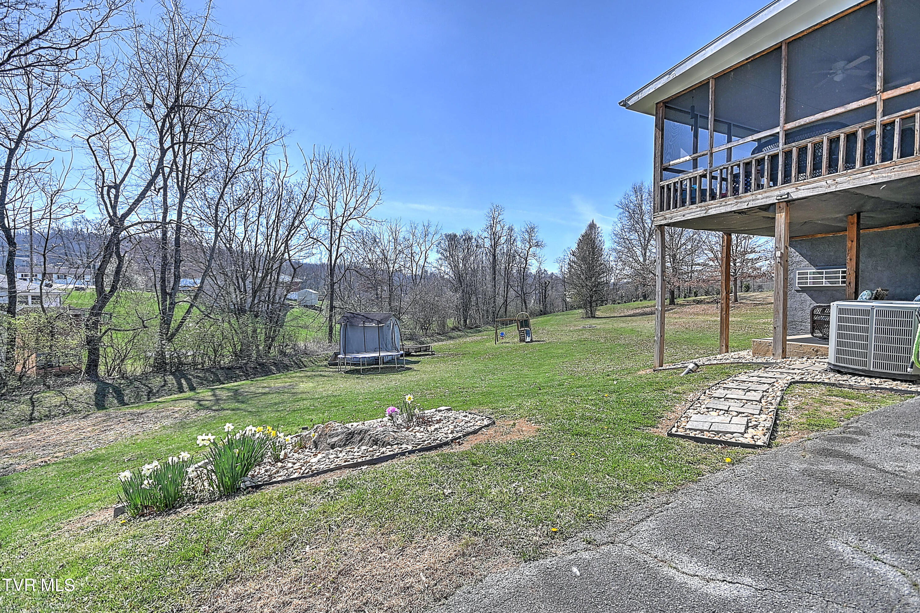 107 Raintree Circle Bristol, VA 24201 - Photo 43 of 52 Raintree GDAWG-9