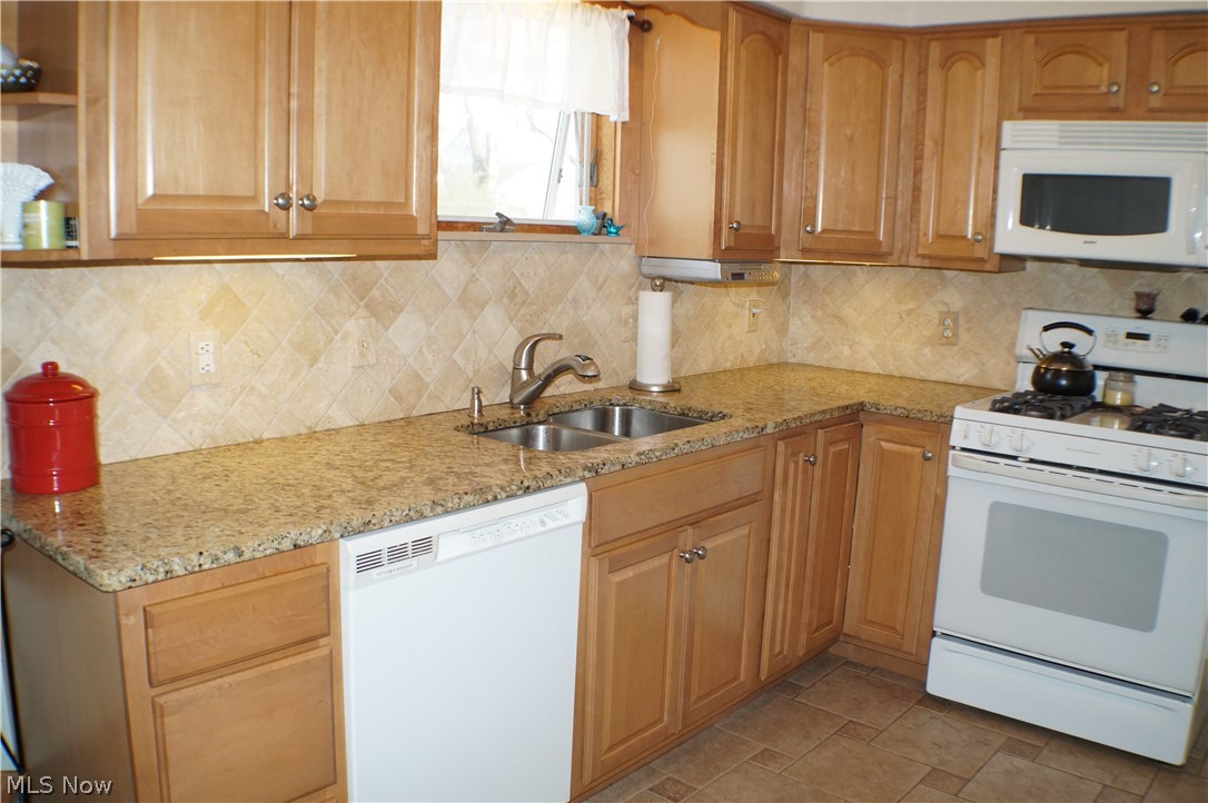 1391 Churchill Road Lyndhurst, OH 44124 - Photo 8 of 18
