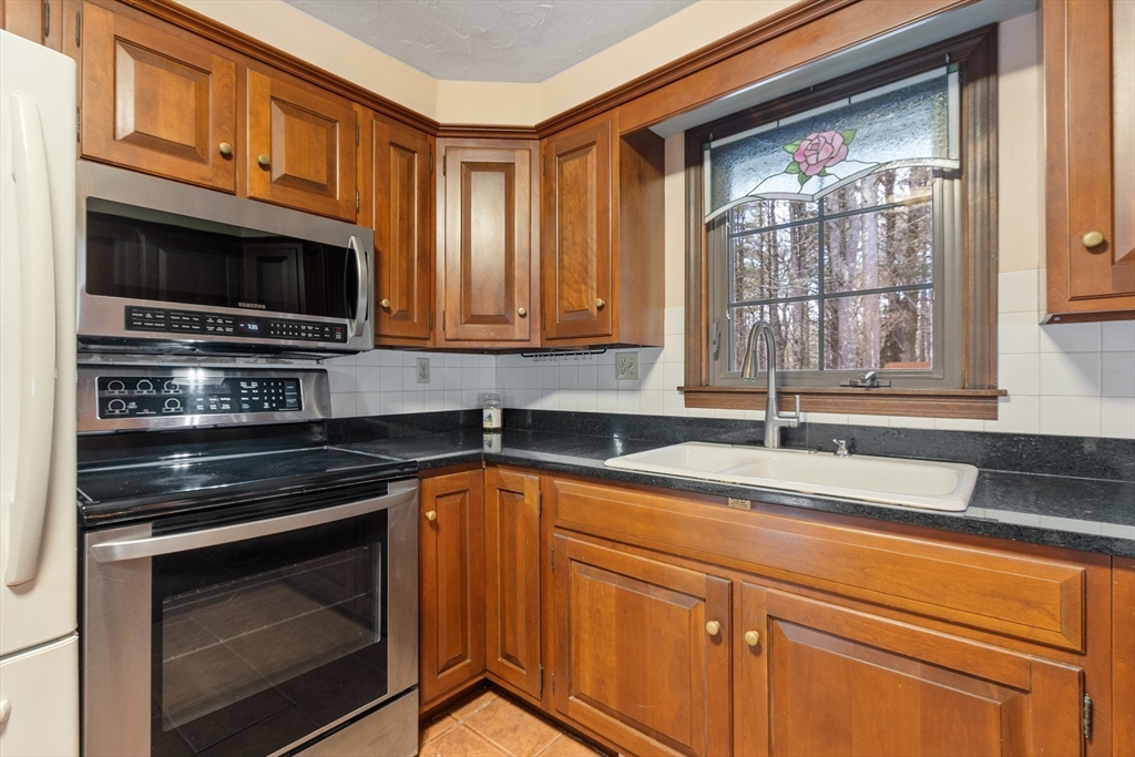 9 Old Princeton Rd Cut-off Hubbardston, MA 01452 - Photo 12 of 42