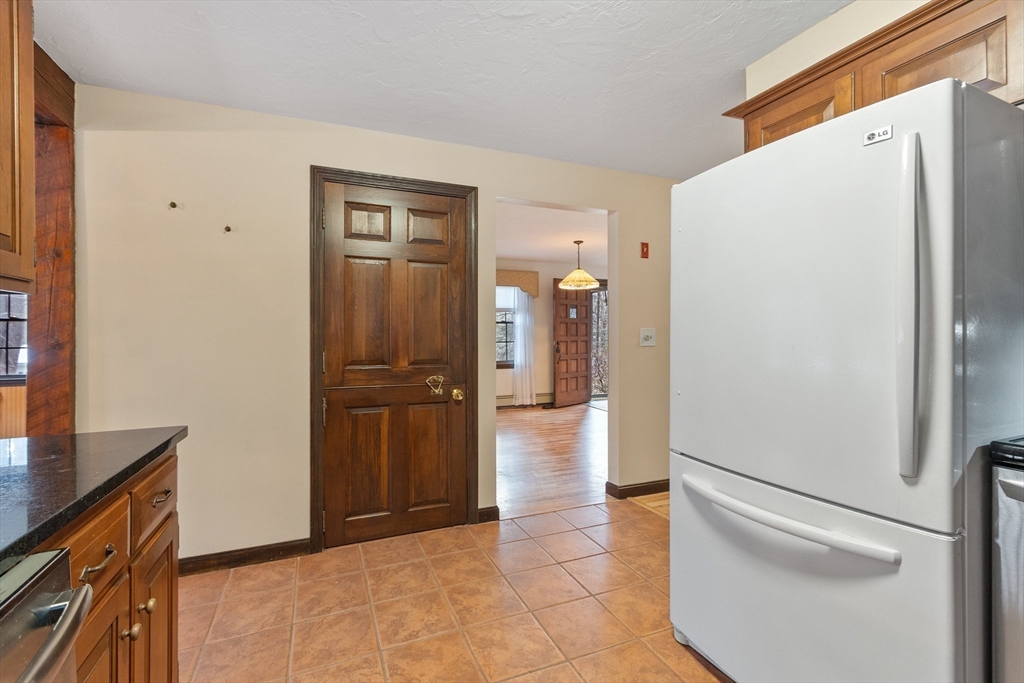 9 Old Princeton Rd Cut-off Hubbardston, MA 01452 - Photo 13 of 42