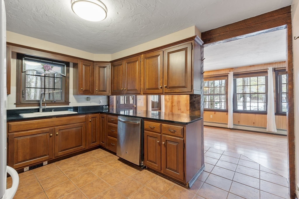 9 Old Princeton Rd Cut-off Hubbardston, MA 01452 - Photo 9 of 42