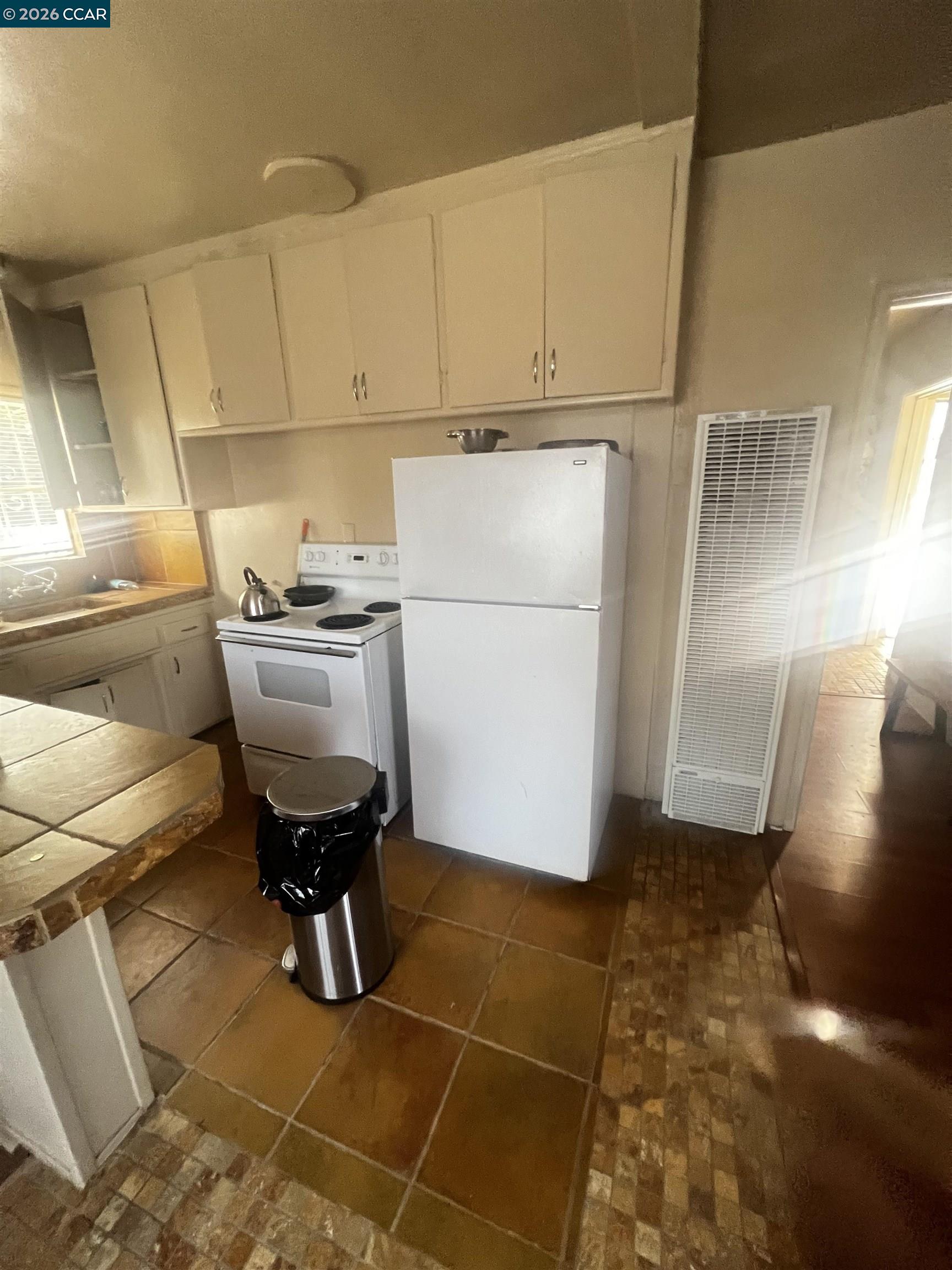 1161 64th Street Oakland, CA 94608 - Photo 11 of 25