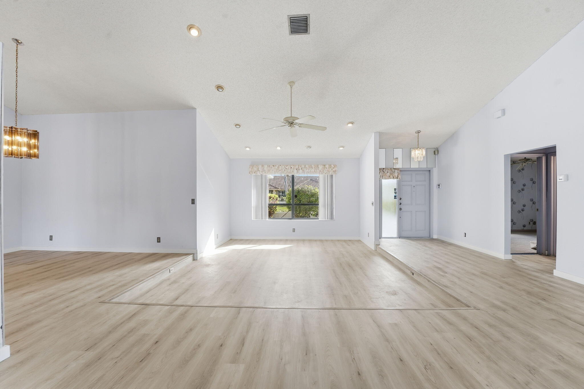 9476 El Clair Ranch Road Boynton Beach, FL 33437 - Photo 10 of 34 3-web-or-mls-DSC04987