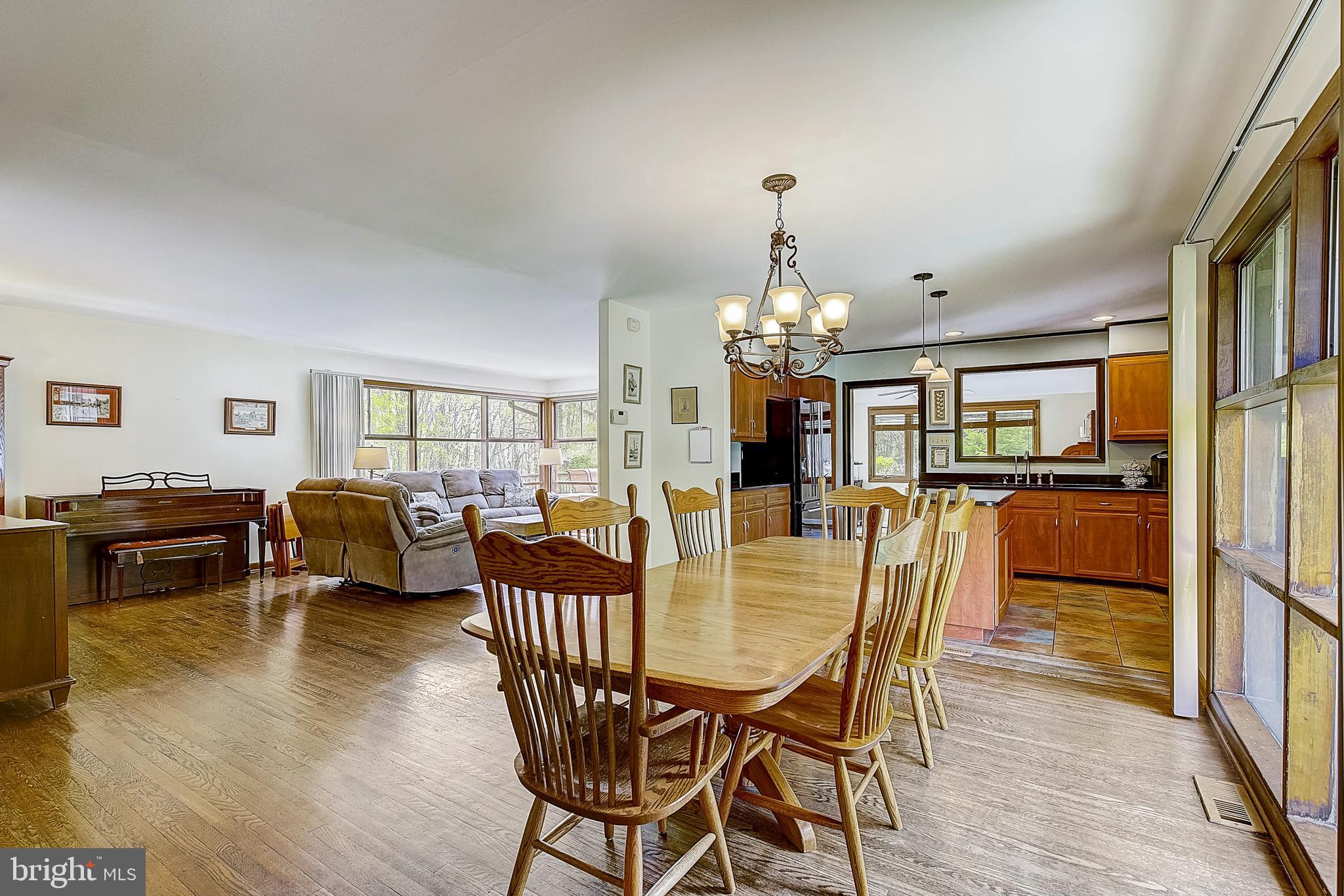 1745 Hillside Road Southampton, PA 18966 - Photo 10 of 68 Gallery Image 10