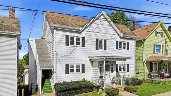 $1,300 | 129 South Clay Street, Zelienople, PA 16063
