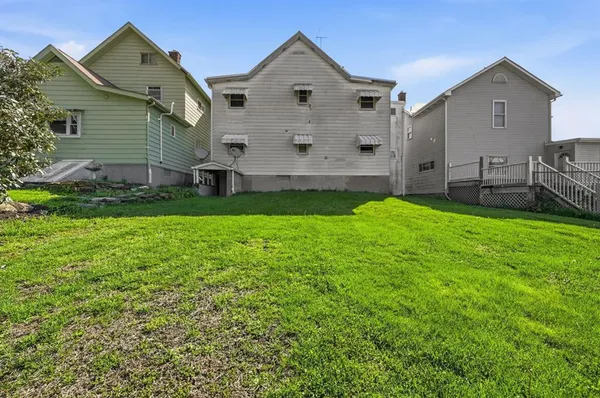 $1,300 | 129 South Clay Street, Zelienople, PA 16063