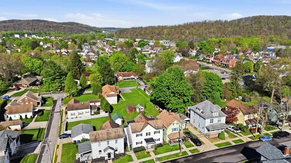 $1,300 | 129 South Clay Street, Zelienople, PA 16063