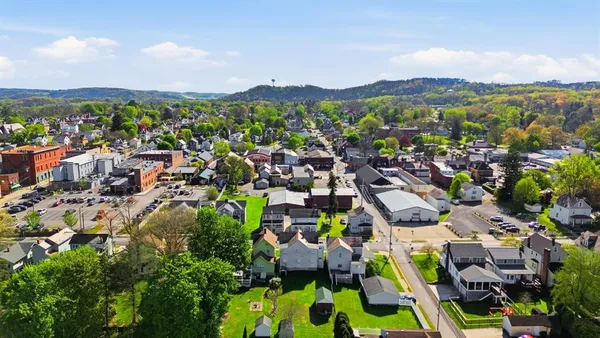 $1,300 | 129 South Clay Street, Zelienople, PA 16063