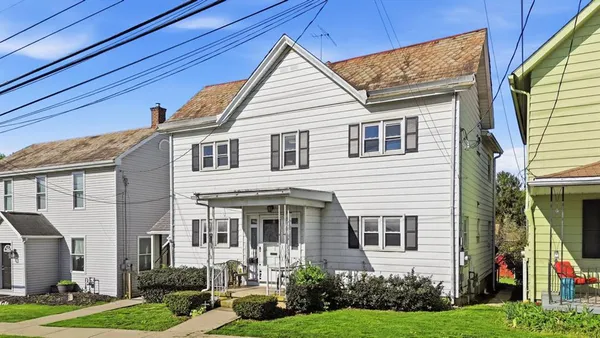 $1,300 | 129 South Clay Street, Zelienople, PA 16063