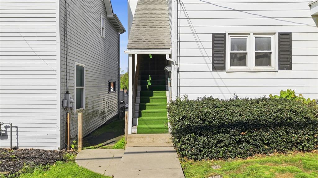 129 South Clay Street Zelienople, PA 16063 - Photo 4 of 30