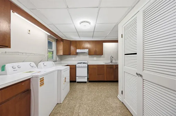 $1,300 | 129 South Clay Street, Zelienople, PA 16063