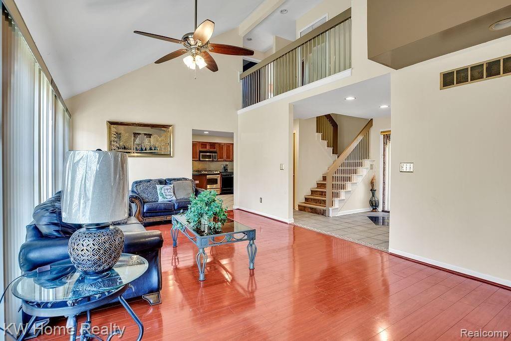 27653 Riviera Street Harrison Township, MI 48045 - Photo 5 of 24 GO0A1584.jpg