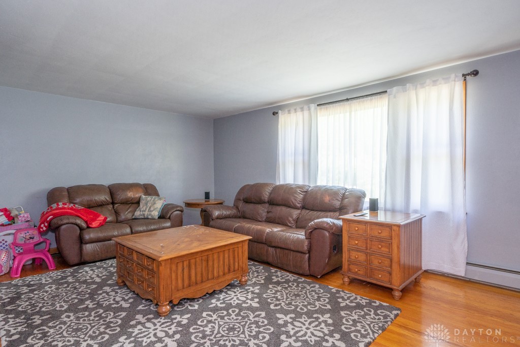 4295 Middle Urbana Road Springfield, OH 45503 - Photo 4 of 35