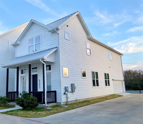 a front view of house with yard