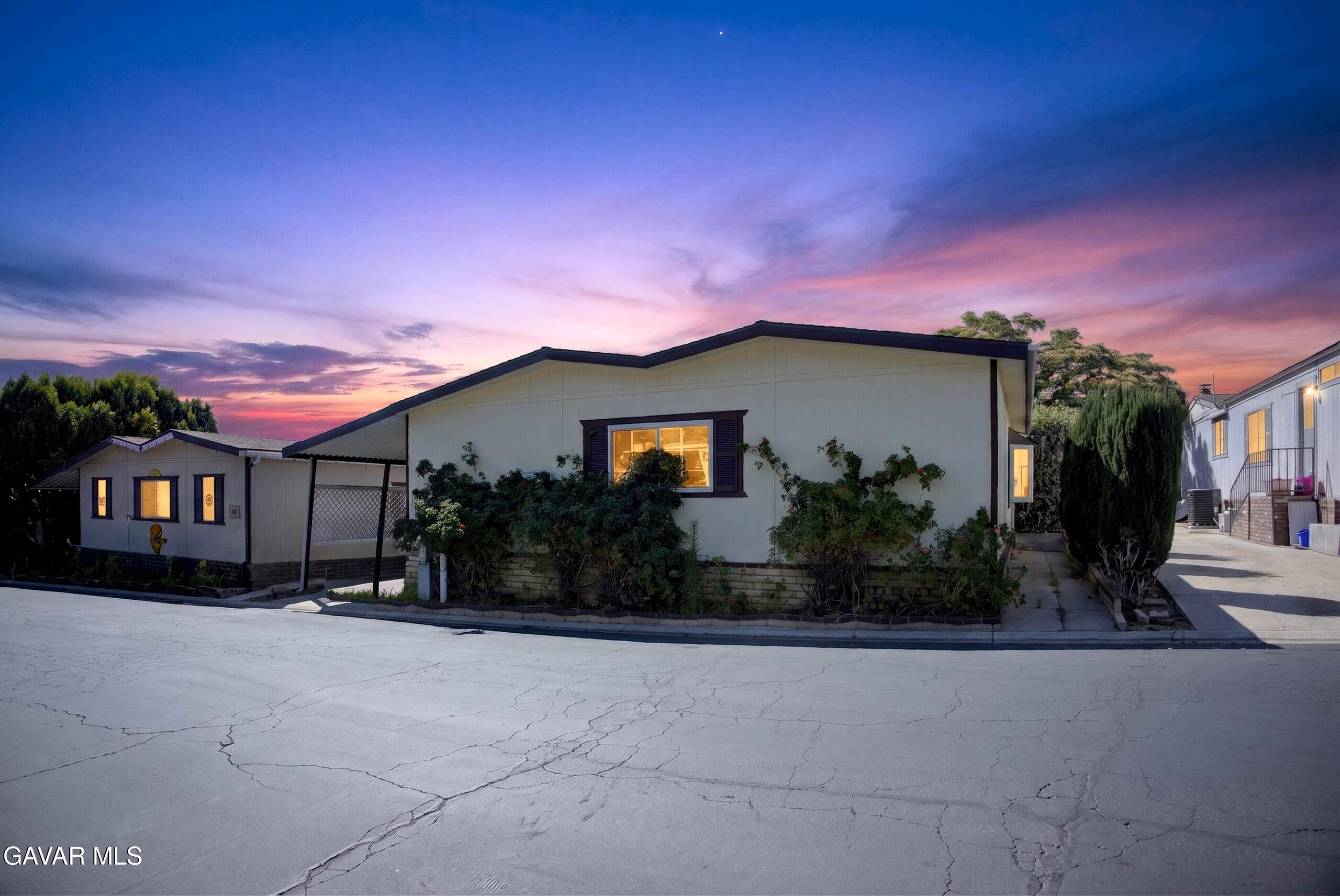 24303 Woolsey Canyon Road Canoga Park, CA 91304 - Photo 3 of 40 DSC_4789#twilight