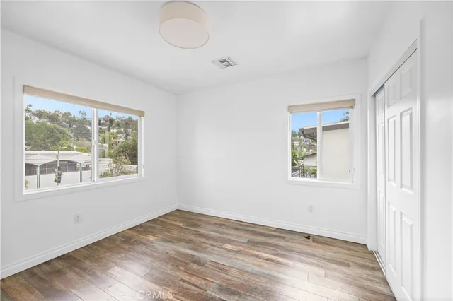 a view of empty room with window