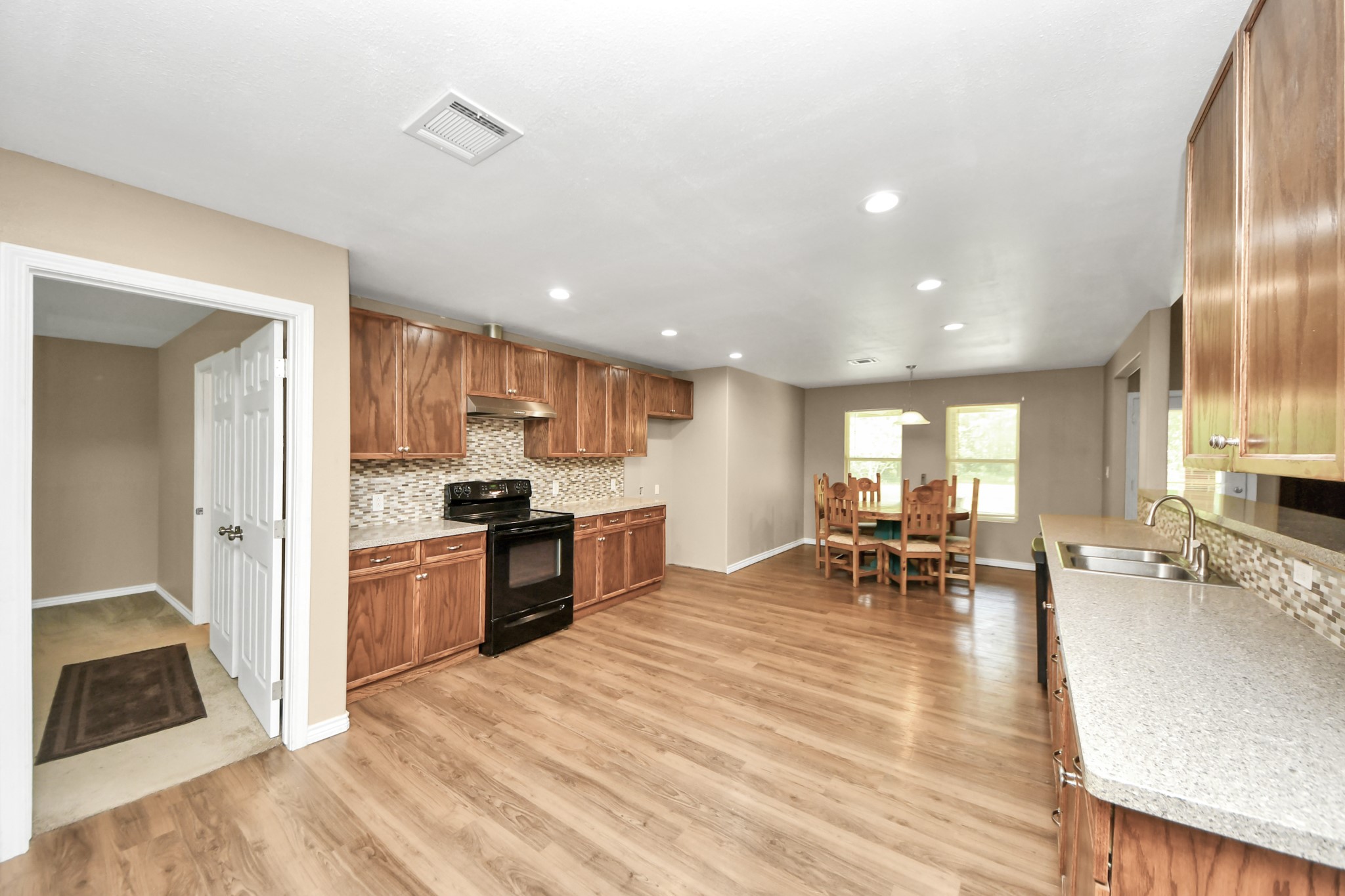 197 County Road 348 Cleveland, TX 77327 - Photo 12 of 48 Main House kitchen