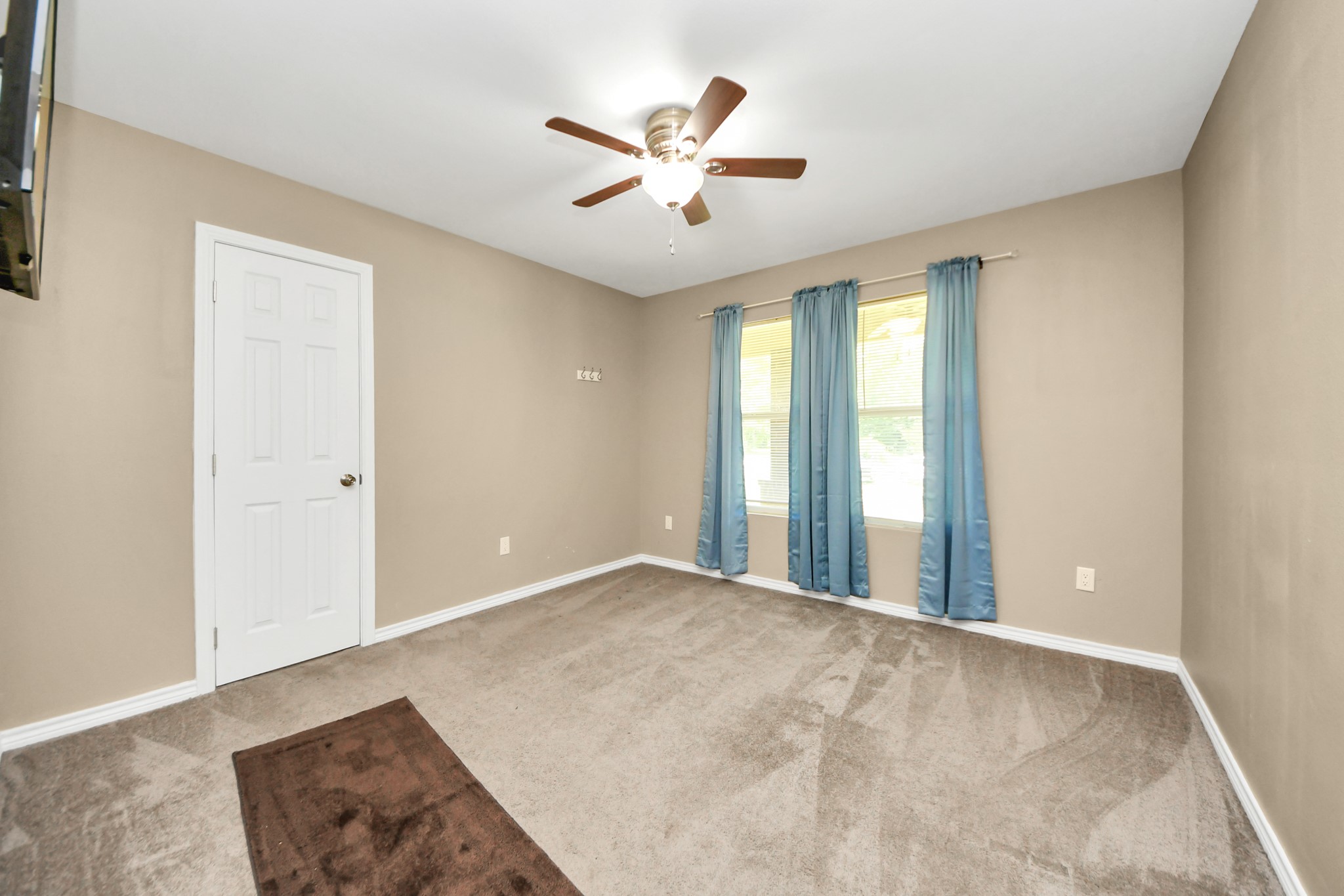 197 County Road 348 Cleveland, TX 77327 - Photo 25 of 48 Bedroom 4