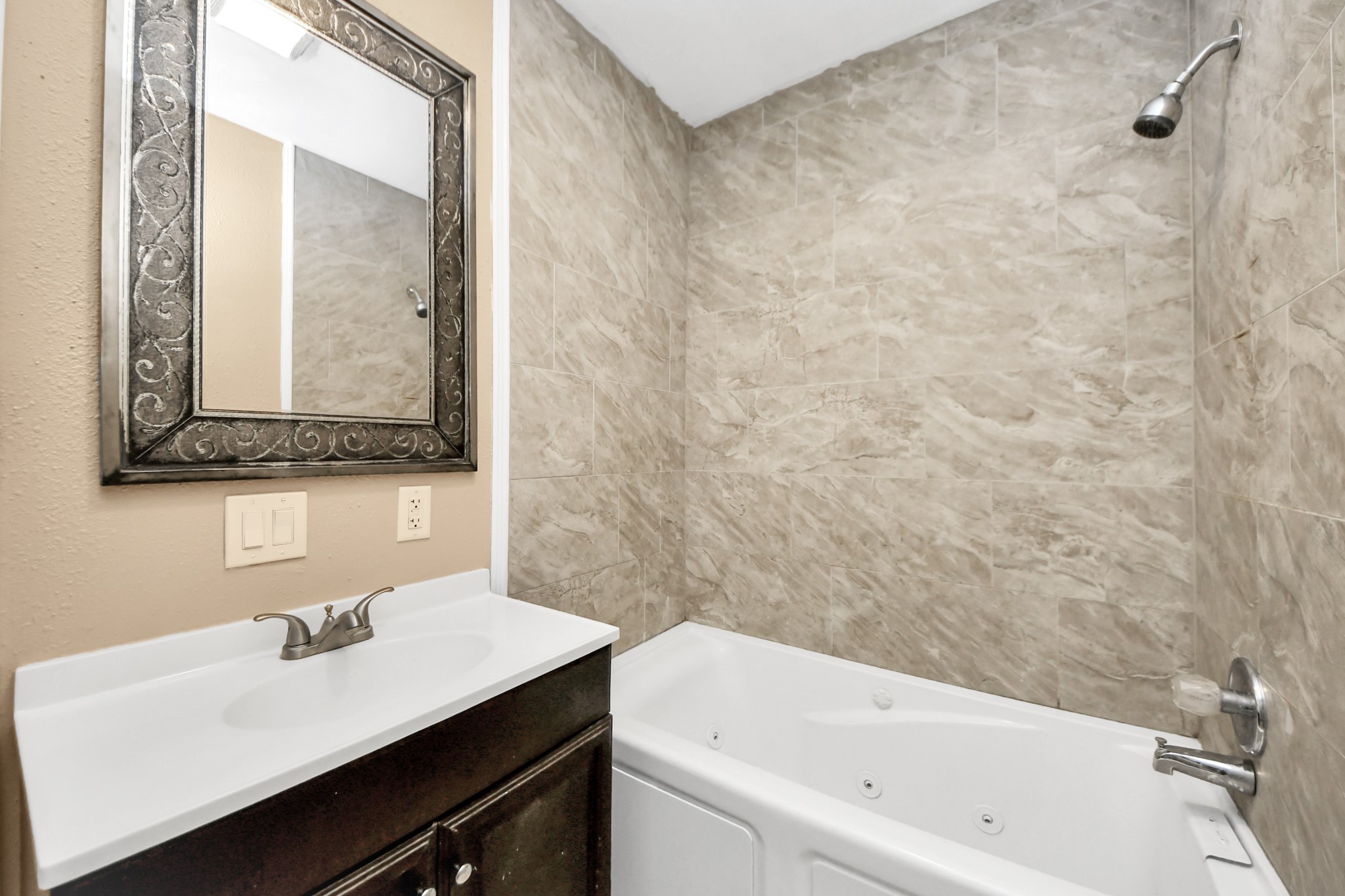 197 County Road 348 Cleveland, TX 77327 - Photo 27 of 48 Main house bathroom 3