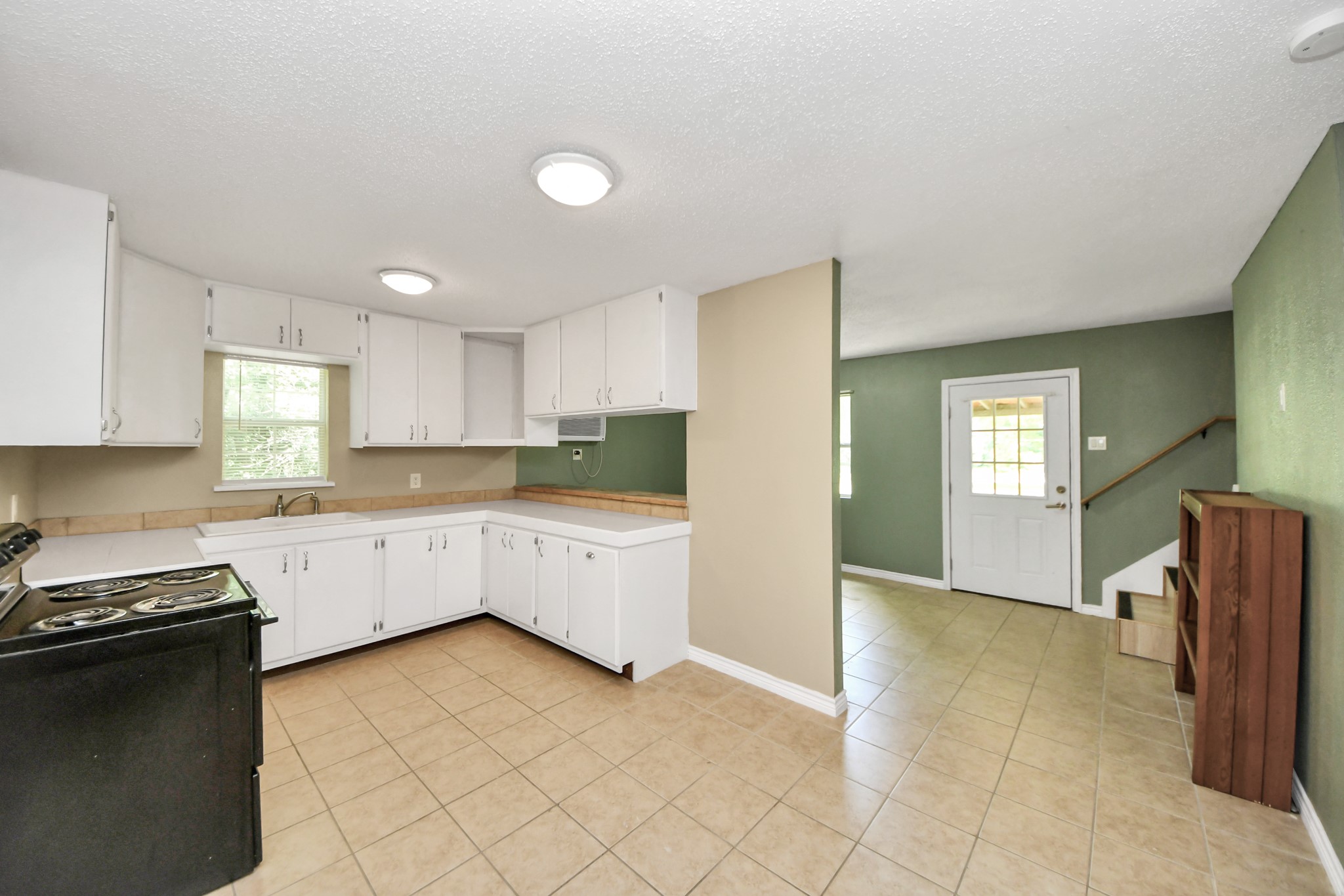 197 County Road 348 Cleveland, TX 77327 - Photo 31 of 48 Guest house kitchen