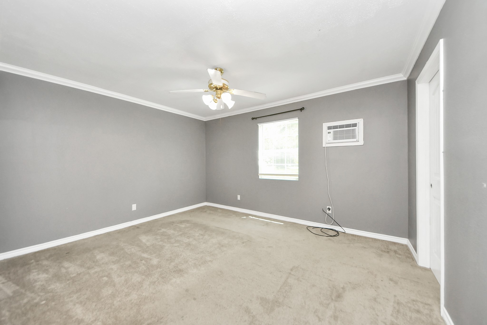 197 County Road 348 Cleveland, TX 77327 - Photo 36 of 48 Guest house Primary Bedroom