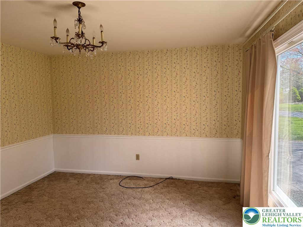 1929 Earls Court Allentown, PA 18103 - Photo 3 of 20