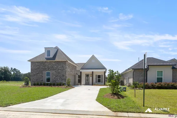 $369,990 | 26572 Vanissa Drive, Denham Springs, LA 70726