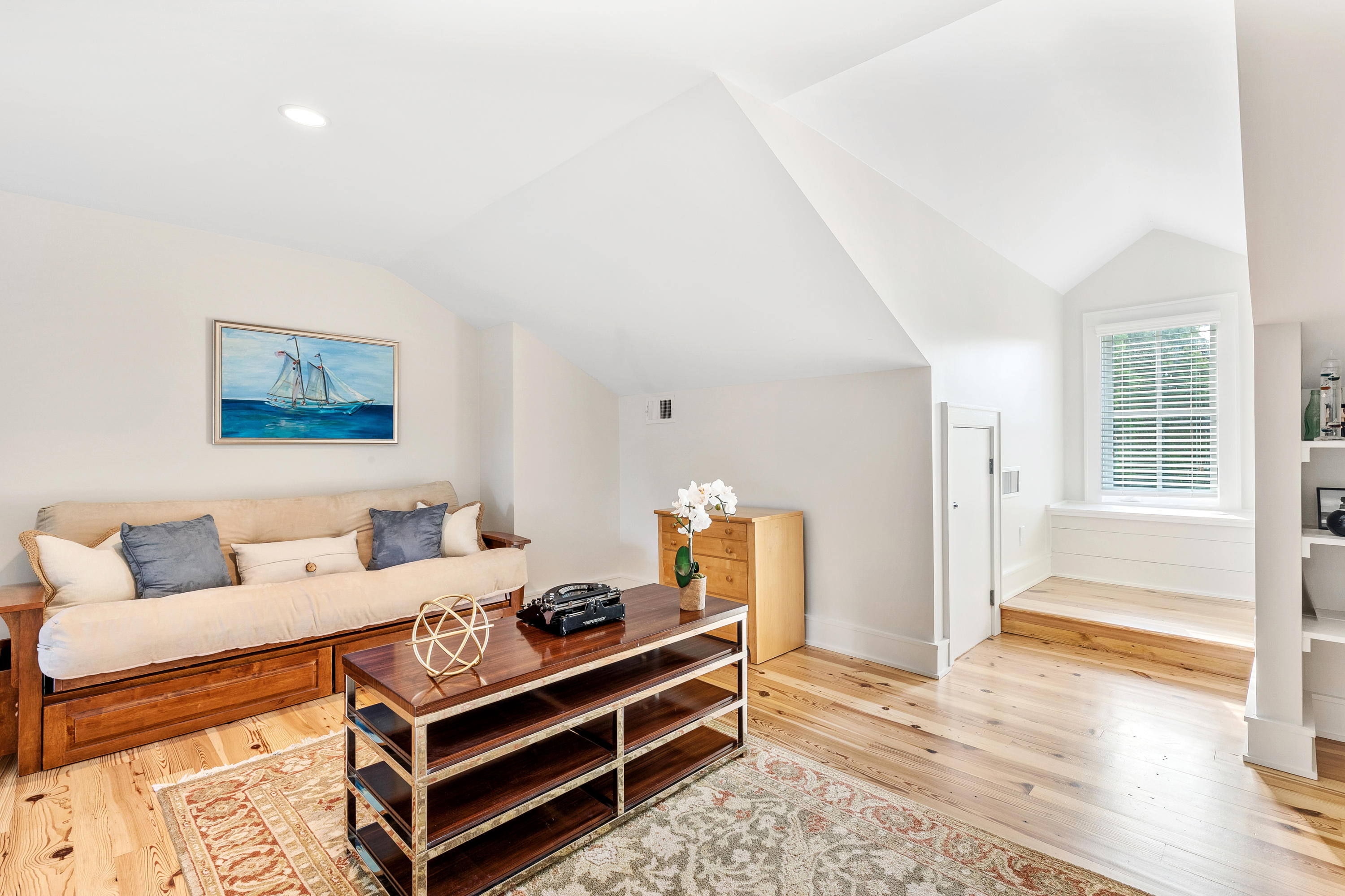 1259 South Barksdale Road Mount Pleasant, SC 29464 - Photo 64 of 91 Upstairs Guest BR #3 w/Windowseat