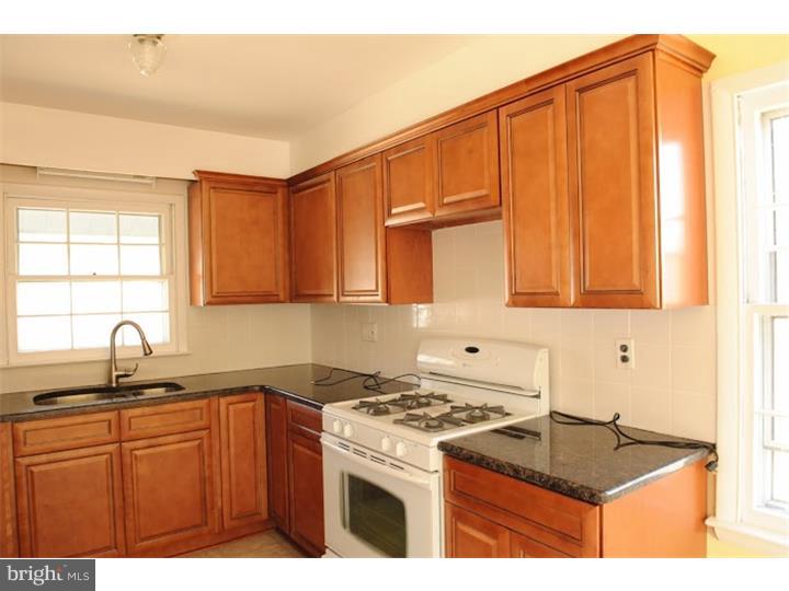 154 West Rutherford Drive Newark, DE 19713 - Photo 3 of 15 Kitchen