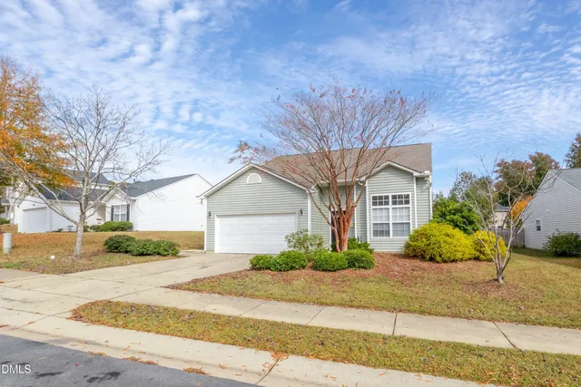 $1,795 | 228 Weststone Boulevard, Fuquay-Varina, NC 27526