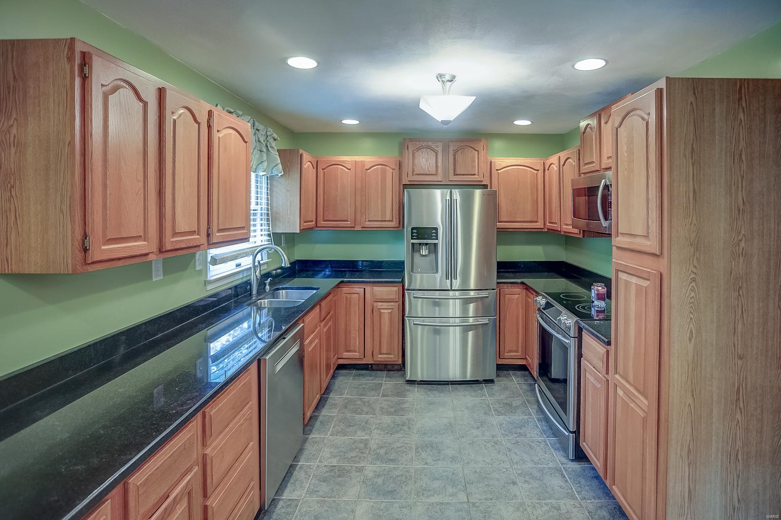 1009 Troy Ofallon Road Troy, IL 62294 - Photo 16 of 32