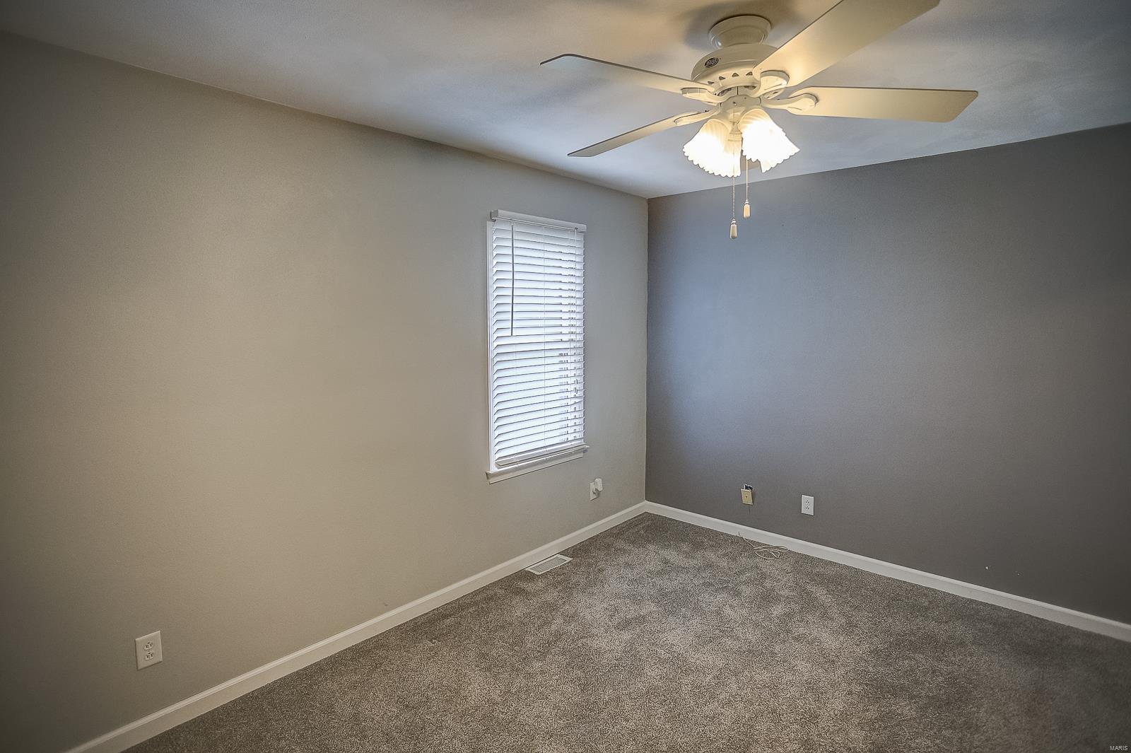 1009 Troy Ofallon Road Troy, IL 62294 - Photo 20 of 32