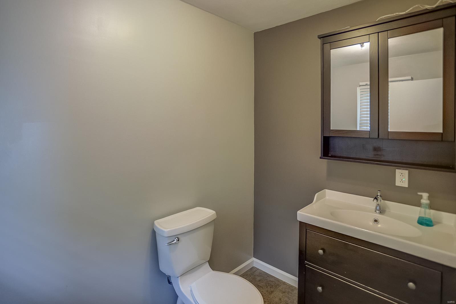 1009 Troy Ofallon Road Troy, IL 62294 - Photo 23 of 32