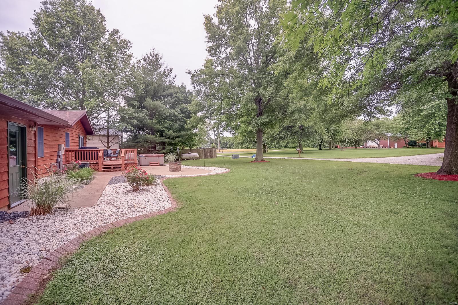 1009 Troy Ofallon Road Troy, IL 62294 - Photo 30 of 32