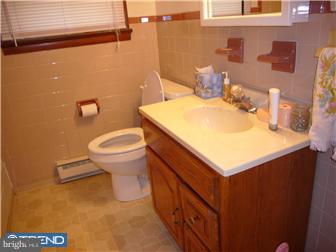 12 Berkley Road Mount Royal, NJ 08061 - Photo 11 of 12 Bathroom