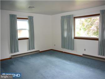 12 Berkley Road Mount Royal, NJ 08061 - Photo 7 of 12 Living Room
