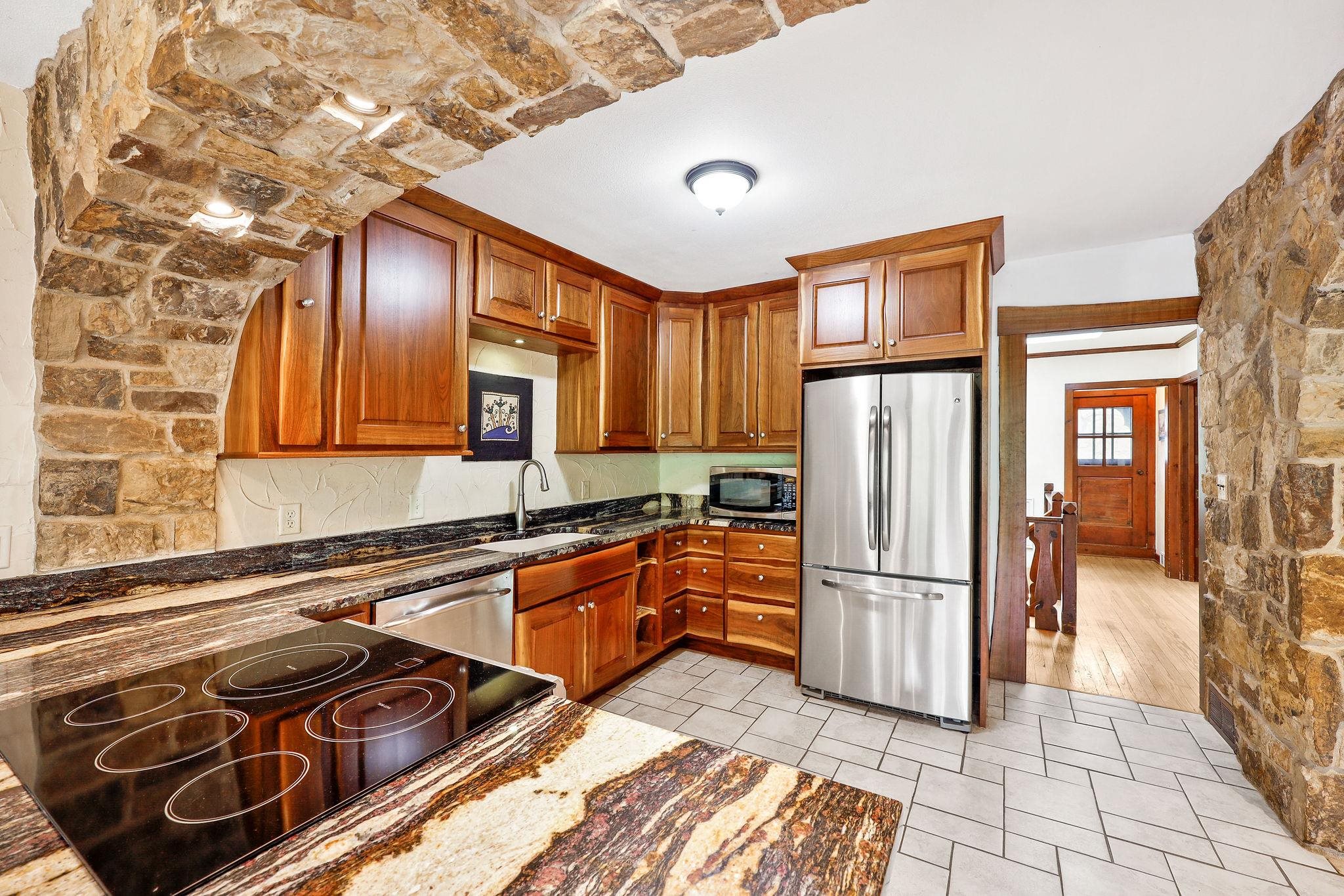 4215 Wanetah Trail Madison, WI 53711 - Photo 22 of 58