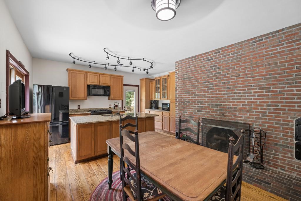 840 Lake Road Tiverton, RI 02878 - Photo 27 of 37 Gallery Image 27