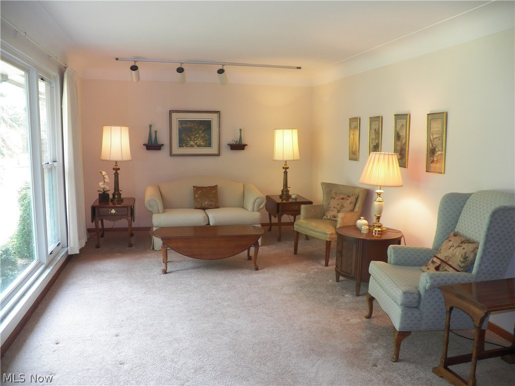 4396 Ammon Road Cleveland, OH 44143 - Photo 9 of 25