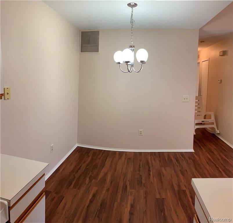 24066 Middlebelt Road, Unit 40 Farmington Hills, MI 48336 - Photo 7 of 17