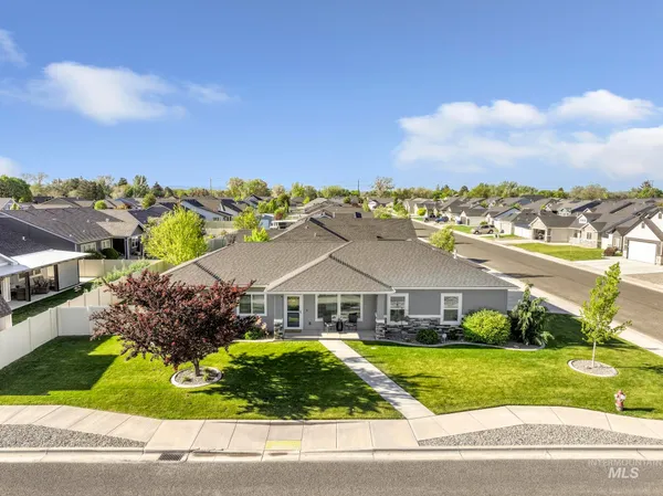 $450,000 | 1050 Birchton Loop, Twin Falls, ID 83301